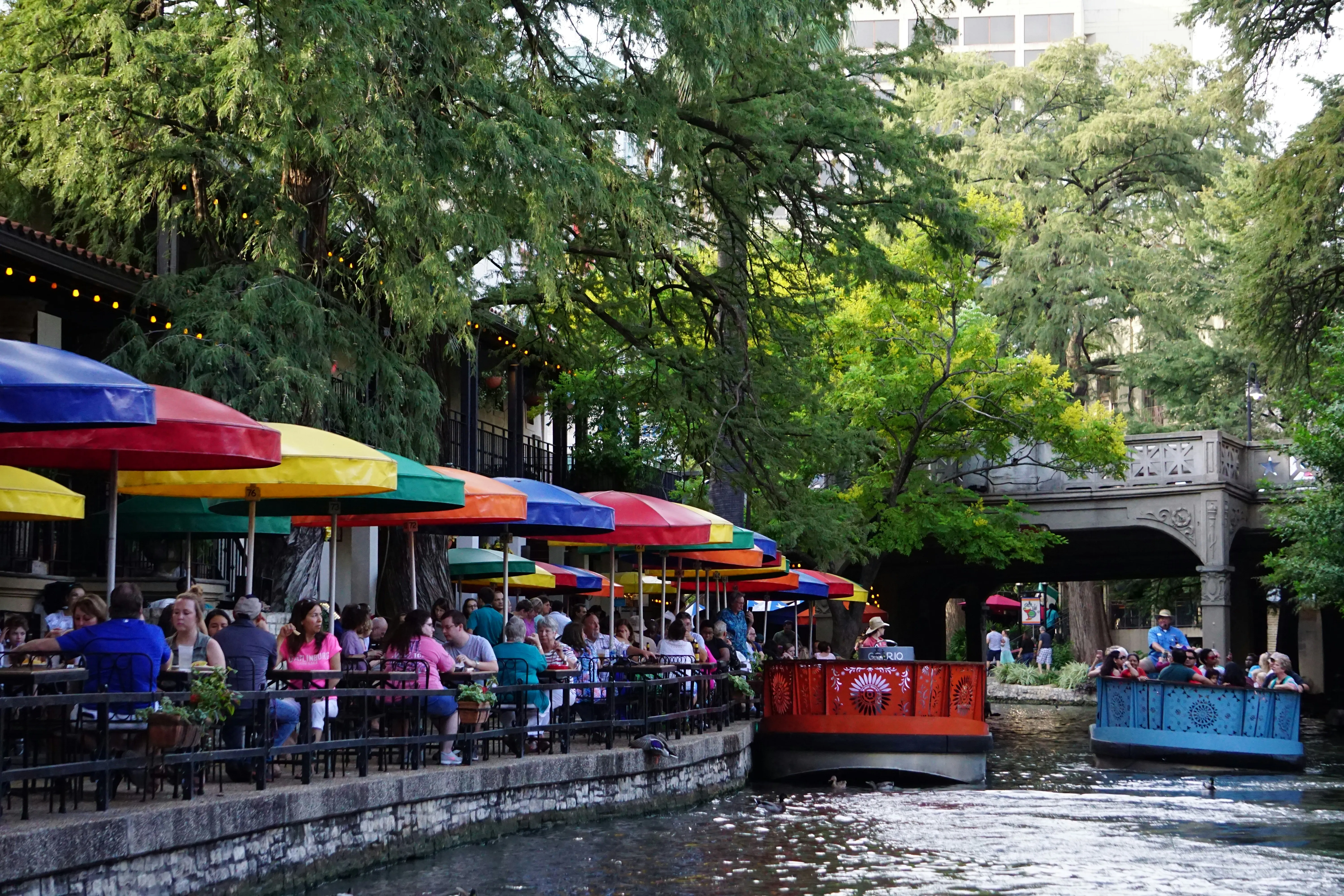 San Antonio Riverwalk, a must-go location to tour in Texas