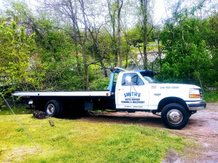 Smith's Auto Repair Towing In Recovery