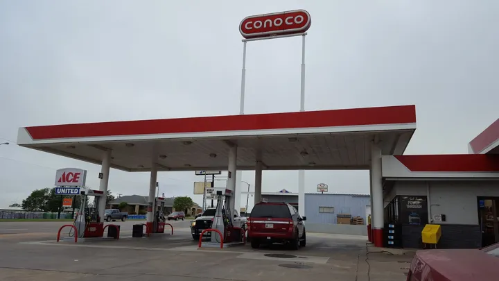 Caulkins Conoco