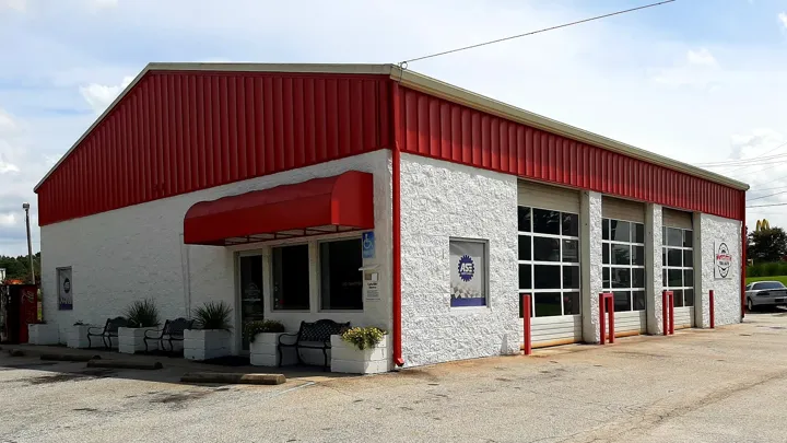 Lakeland's Tire & Auto