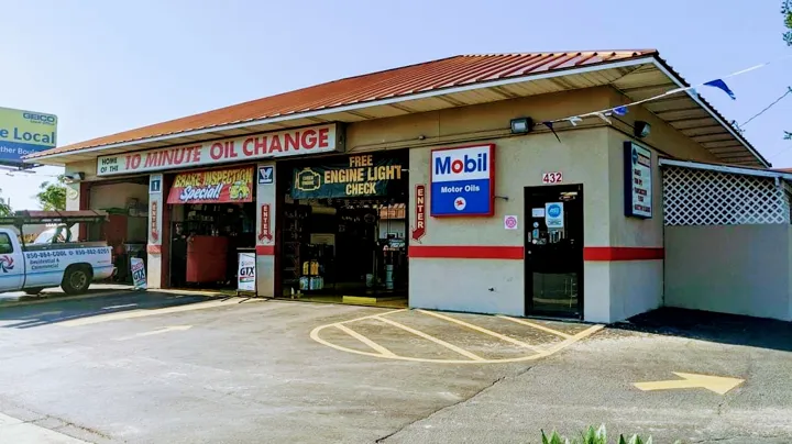 Phoenix Auto Repair & 9.75 Minute Oil