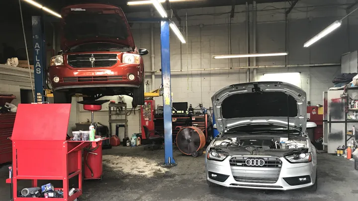 MrKitt’s Service Center & Towing