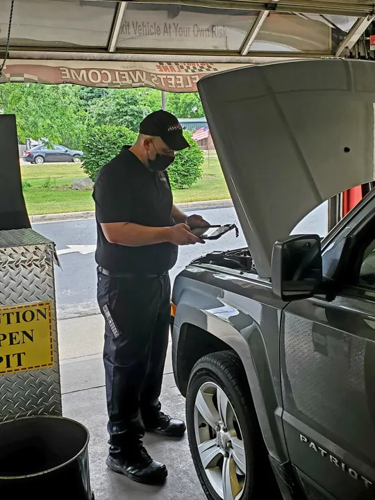 Victory Lane Quick Oil Change (Holt)