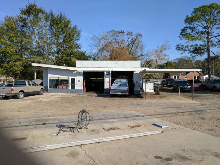 Highland Terrace Mechanic Shop