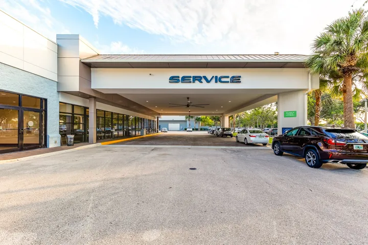 Lexus of Palm Beach Service Center