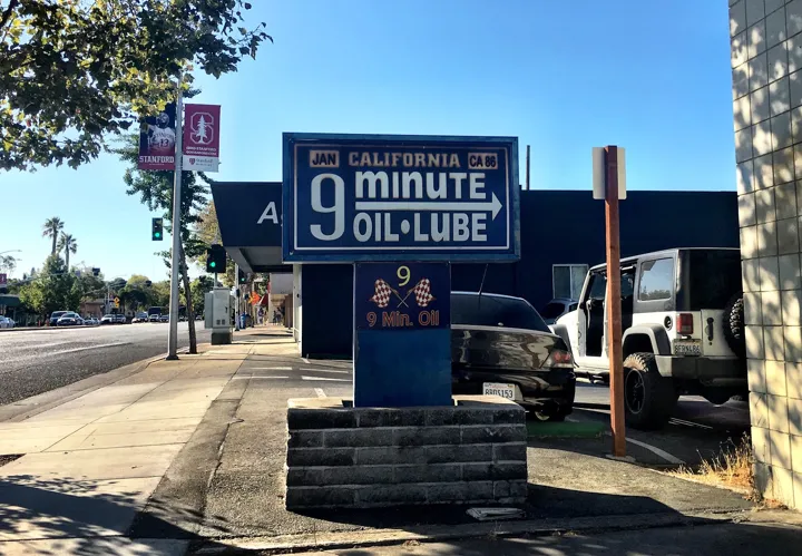 Nine Minute Oil & Lube