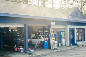 Manny's Service Center