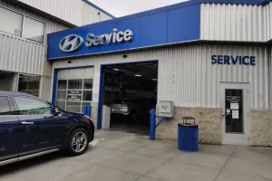 Hyundai Service Center - Lee Johnson