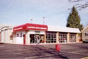 Lloyd's Auto Service