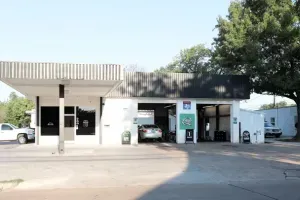 Mike's Lube Shop