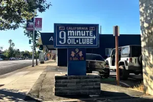 Nine Minute Oil & Lube