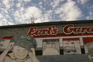 Earl's Garage